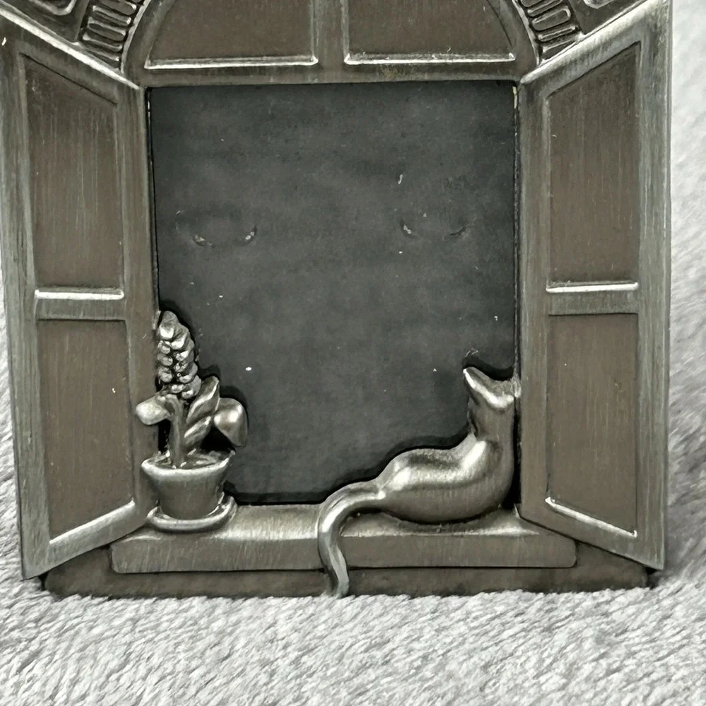 Small Pewter Picture Frame Kitty Cat On Ledge Peeking Out Arched Window Grandma
